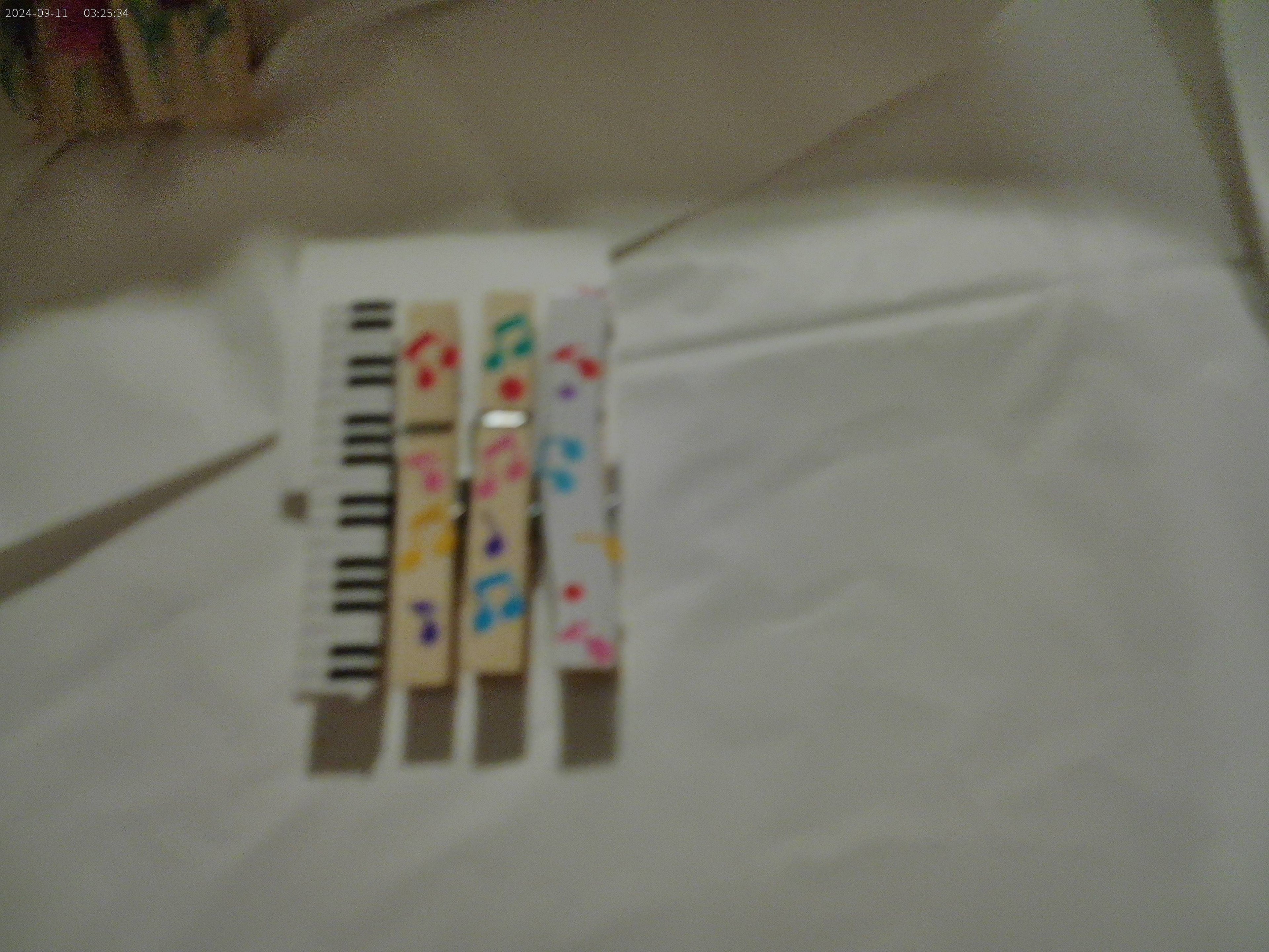 Paper cilps